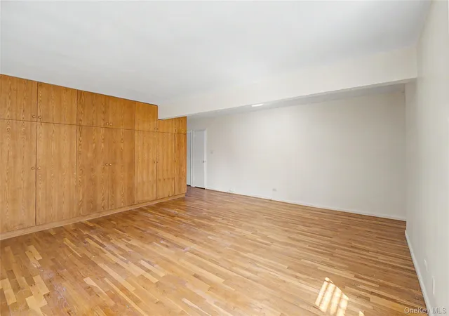 Photo 4 of Sale Pending at 22424 Union Turnpike #4-J, New York, NY 11364 | MLS# 1037628 | Listing updated on 2026-08-29