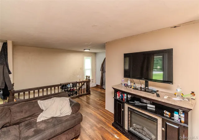 Photo 4 of House for sale at 120 Vineyard Ave, Lloyd, NY 12528 | MLS# 1037649 | Listing updated on 2026-09-19