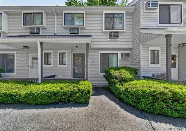 2nd image of 607 Mountain Laurel Dr, Monroe, NY 10950 | MLS# 1037650