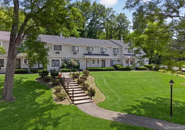Photo 3 of Condo for sale at 607 Mountain Laurel Dr, Chester Town, NY 10950 | MLS# 1037650 | Listing updated on 2026-10-01