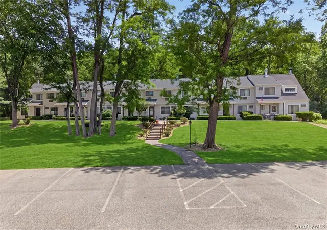 Photo 4 of Condo for sale at 607 Mountain Laurel Dr, Chester Town, NY 10950 | MLS# 1037650 | Listing updated on 2026-10-01