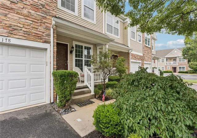 Photo 1 of Condo for sale at 178 Southampton Dr, Oyster Bay, NY 11758 | MLS# 1037664 | Listing updated on 2026-10-04