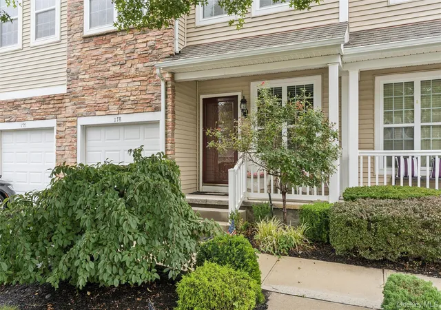 2nd image of 178 Southampton Dr, Oyster Bay, NY 11758 | MLS# 1037664
