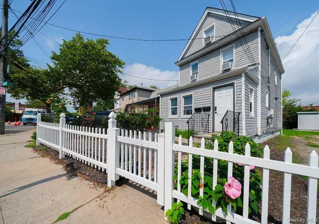 Photo 2 of Multi family home for sale at 15813 Linden Blvd, New York, NY 11434 | MLS# 1037682 | Listing updated on 2026-10-13