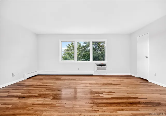 Listing Photo 4 - Condo for sale in building located at 8 Bon Aire Cir, Suffern, NY 10901 - Unit #104