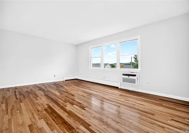 Listing Photo 5 - Condo for sale in building located at 8 Bon Aire Cir, Suffern, NY 10901 - Unit #104