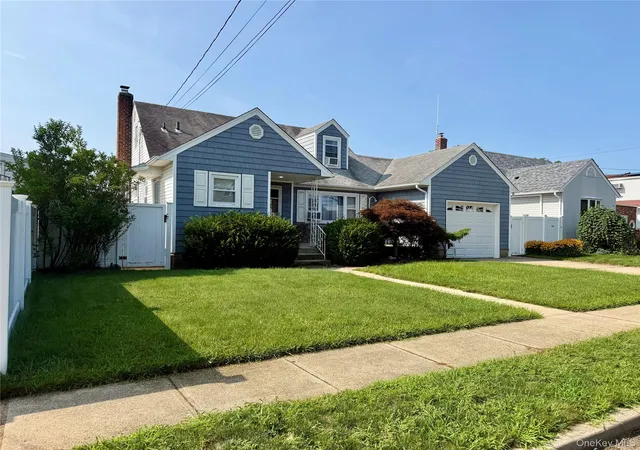 Photo 1 of Single family home for sale at 62 Bernard St, Oyster Bay, NY 11758 | MLS# 1037693 | Listing updated on 2026-10-06