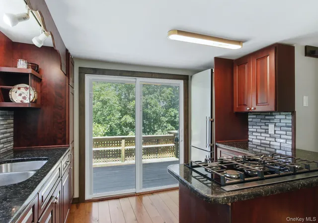 4th image of 27 Rumsey Rd, Warwick (town), NY 10925 | MLS# 1037700