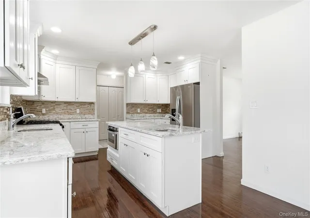 Photo 4 of Single family home for sale at 59 Southard Ave, Babylon, NY 11704 | MLS# 1037727 | Listing updated on 2026-09-13