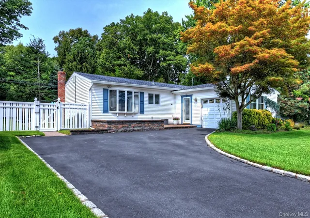 Photo 2 of Single family home for sale at 116 Shenandoah Blvd N, Smithtown, NY 11767 | MLS# 1037737 | Listing updated on 2026-09-24