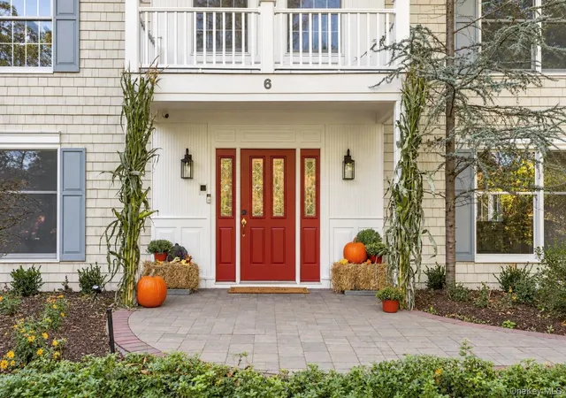 Photo 3 of Mansion for sale at 6 Davids Way, Brookhaven, NY 11777 | MLS# 1037738 | Listing updated on 2026-10-21