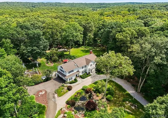 Photo 3 of Single family home for sale at 33 Peters Ln, Pound Ridge, NY 10576 | MLS# 1037750 | Listing updated on 2026-10-10