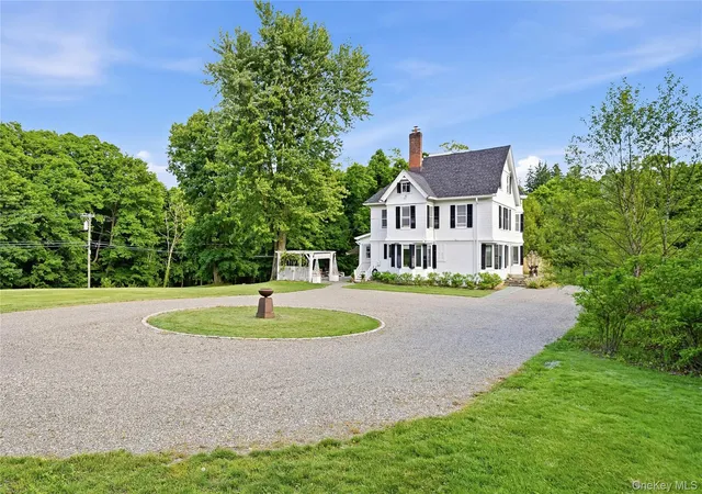 Photo 2 of Single family home for sale at 392 Old Quaker Hl Rd, Pawling, NY 12564 | MLS# 1037768 | Listing updated on 2026-08-15