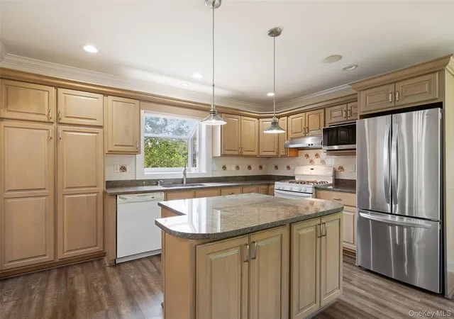 Photo 4 of Single family home for sale at 24 Inwood Pl, Patterson, NY 12563 | MLS# 1037769 | Listing updated on 2026-10-02