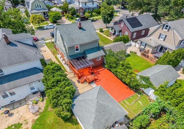 18th image of 29 Holland Ave, North Hempstead, NY 11001 | MLS# 1037776