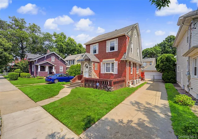 2nd image of 29 Holland Ave, North Hempstead, NY 11001 | MLS# 1037776