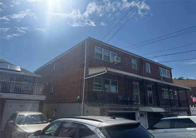 Listing Photo 5 - Condo for sale in building located at 3236 Radio Dr, New York, NY 10465