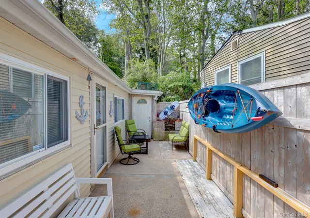 Photo 4 of House for sale at 5 Woodcliff Trl, Riverhead, NY 11933 | MLS# 1037783 | Listing updated on 2026-09-17