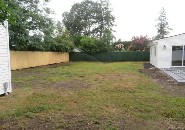 35th image of 16 Sunshine Ln, Babylon, NY 11701 | MLS# 1037786