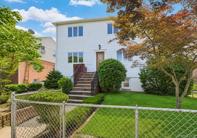 2nd image of 33 Juniper Rd, North Hempstead, NY 11050 | MLS# 1037787