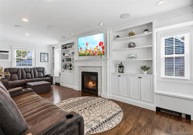 Photo 3 of Sale Pending at 808 Fire Is Ave, Islip, NY 11795 | MLS# 1037799 | Listing updated on 2026-08-30