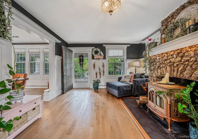 Photo 4 of Sale Pending at 6 New York Ave, Brookhaven, NY 11790 | MLS# 1037806 | Listing updated on 2026-08-22