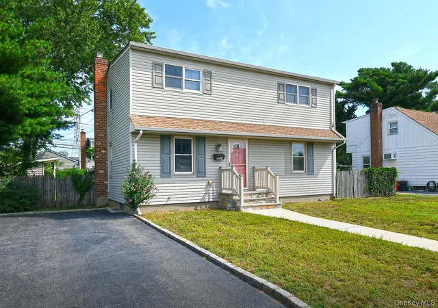 Photo 2 of Single family home for sale at 3679 Lark St, Hempstead, NY 11756 | MLS# 1037807 | Listing updated on 2026-08-22