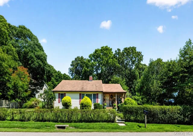 Photo 1 of Single family home for sale at 35 Biltmore Dr, Brookhaven, NY 11951 | MLS# 1037810 | Listing updated on 2026-08-29