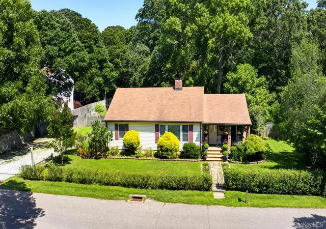 Photo 3 of Single family home for sale at 35 Biltmore Dr, Brookhaven, NY 11951 | MLS# 1037810 | Listing updated on 2026-08-29
