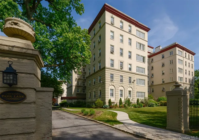 Condo for sale at 2 Park Ln #4-B, Mount Vernon, NY 10552 | MLS# 1037813