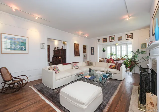Photo 3 of House for sale at 2 Park Ln #4-B, Mount Vernon, NY 10552 | MLS# 1037813 | Listing updated on 2026-09-28