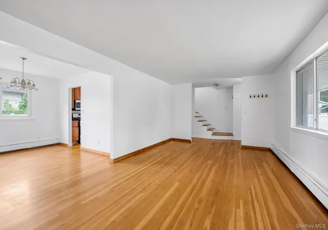 Photo 3 of Sale Pending at 3 Evelyn Ln, Oyster Bay, NY 11791 | MLS# 1037816 | Listing updated on 2026-09-03