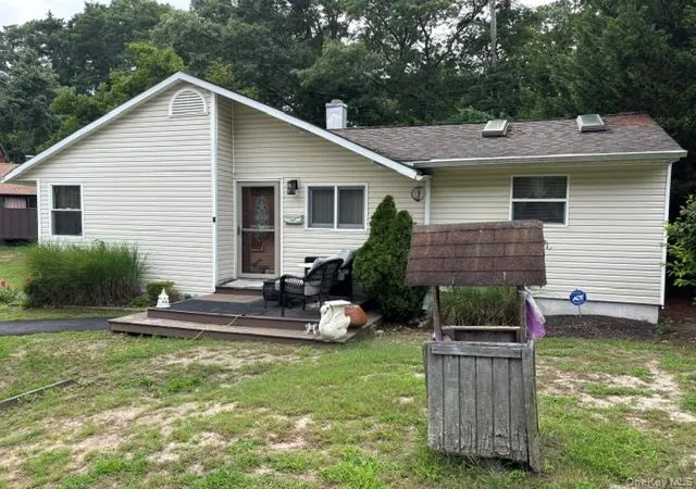 Photo 1 of Sale Pending at 4 Wildwood Trl, Riverhead, NY 11901 | MLS# 1037817 | Listing updated on 2026-08-25