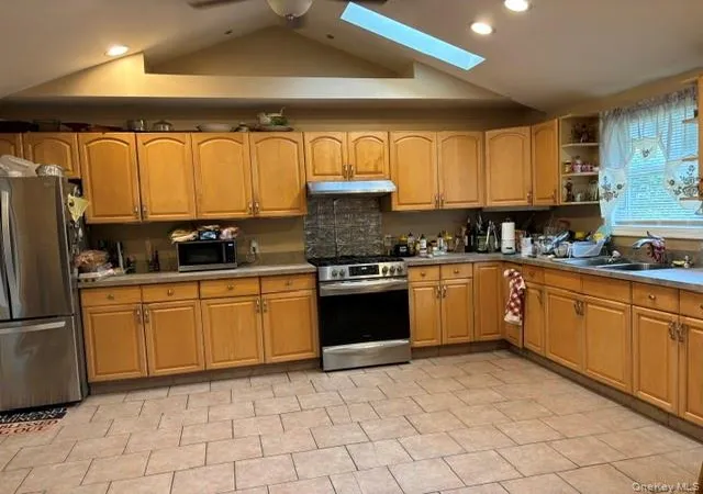 Photo 2 of Sale Pending at 4 Wildwood Trl, Riverhead, NY 11901 | MLS# 1037817 | Listing updated on 2026-08-25
