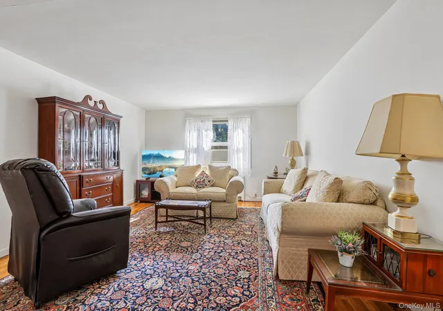 Photo 4 of Sale Pending at 8 Dehaven Dr #1D, Yonkers, NY 10703 | MLS# 1037820 | Listing updated on 2026-09-24