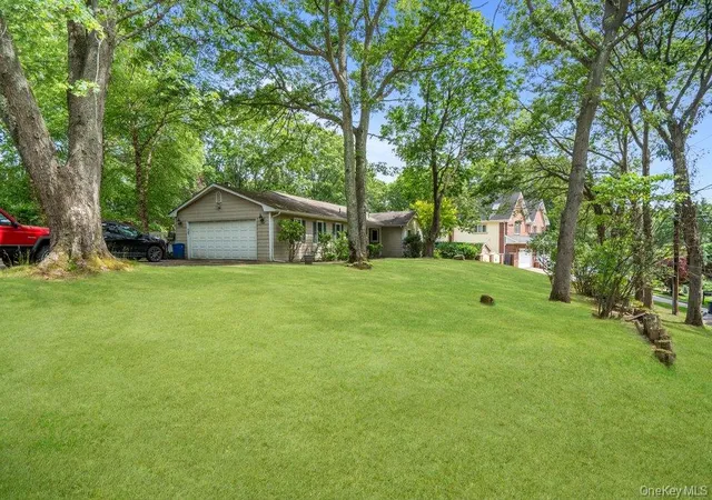 2nd image of 9 Dillmont Dr, Smithtown, NY 11787 | MLS# 1037822