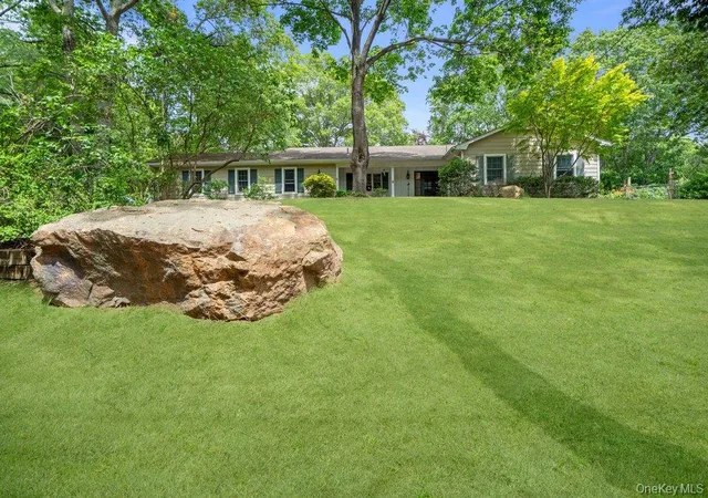 3rd image of 9 Dillmont Dr, Smithtown, NY 11787 | MLS# 1037822