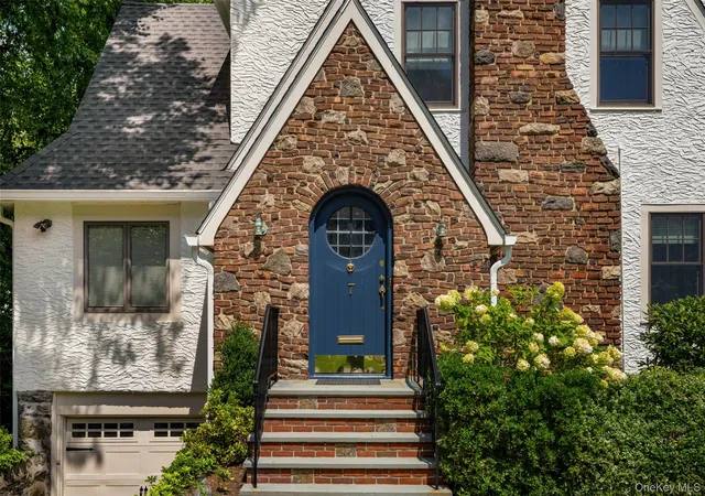 Photo 2 of Sale Pending at 7 Poplar Rd, Mamaroneck, NY 10538 | MLS# 1037829 | Listing updated on 2026-10-05
