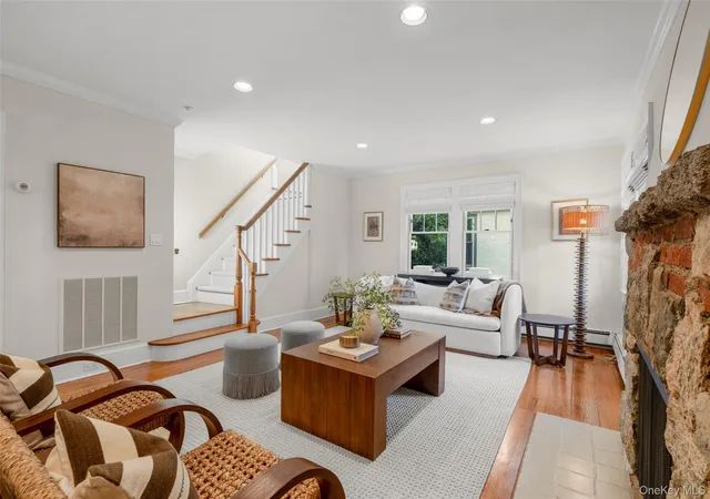 Photo 4 of Sale Pending at 7 Poplar Rd, Mamaroneck, NY 10538 | MLS# 1037829 | Listing updated on 2026-10-05