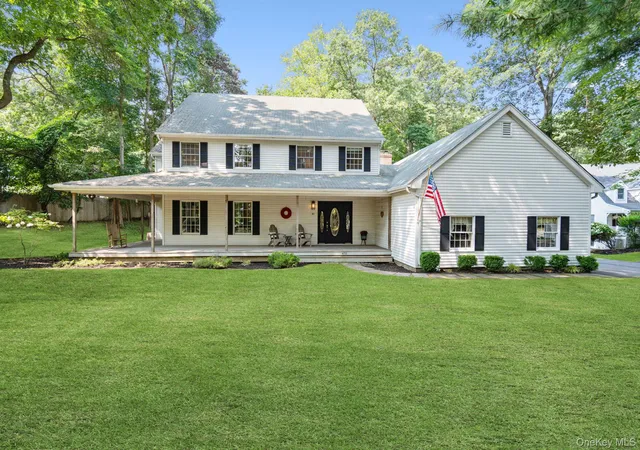 Photo 1 of Sale Pending at 470 Pond Path, Brookhaven, NY 11733 | MLS# 1037833 | Listing updated on 2026-09-01