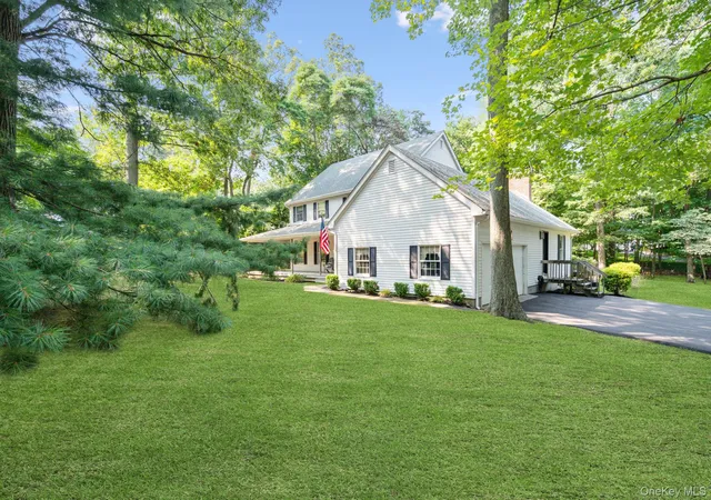 Photo 2 of Sale Pending at 470 Pond Path, Brookhaven, NY 11733 | MLS# 1037833 | Listing updated on 2026-09-01