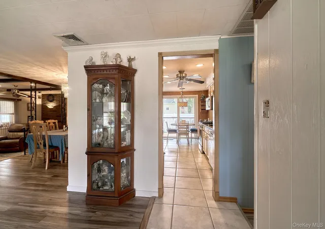 5th image of 14 Winthrop Pl, Babylon, NY 11729 | MLS# 1037837