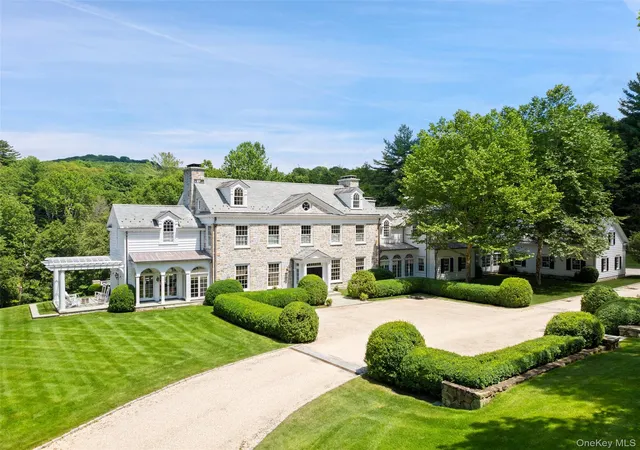 Photo 1 of Mansion for sale at 336 Cantitoe St, Bedford, NY 10507 | MLS# 1037849 | Listing updated on 2026-09-22