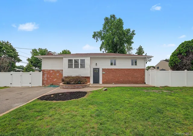 1st image of 414 Westview Ave, Babylon, NY 11729 | MLS# 1037869