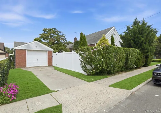 34th image of 191 Nassau Blvd, North Hempstead, NY 11040 | MLS# 1037871