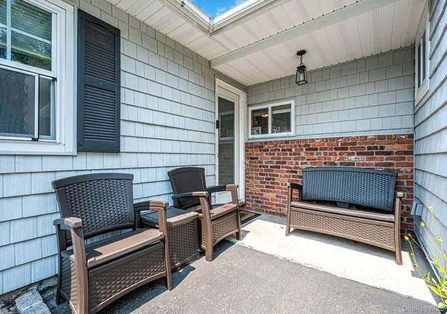 Photo 4 of Sale Pending at 40 Elm Ave, Southampton, NY 11901 | MLS# 1037873 | Listing updated on 2026-09-24