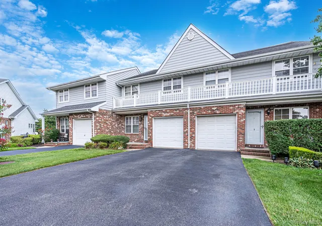 Photo 1 of Sale Pending at 11 Broadlawn Dr, Islip, NY 11722 | MLS# 1037895 | Listing updated on 2026-08-25