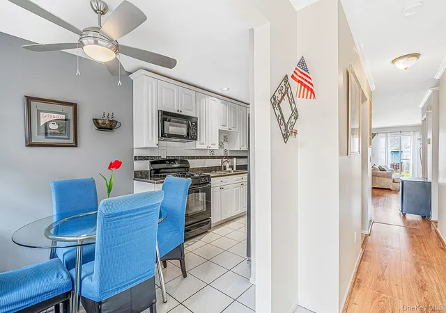 Listing Photo 4 - Condo for sale in building located at 11 Broadlawn Dr, Islip, NY 11722