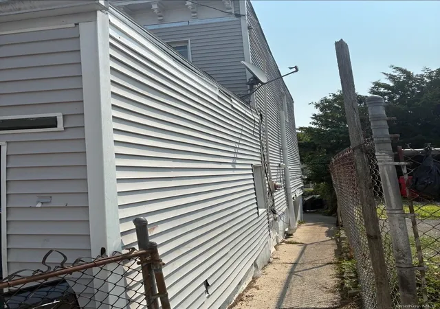 3rd image of 2 Ritters Ln, Yonkers, NY 10703 | MLS# 1037896