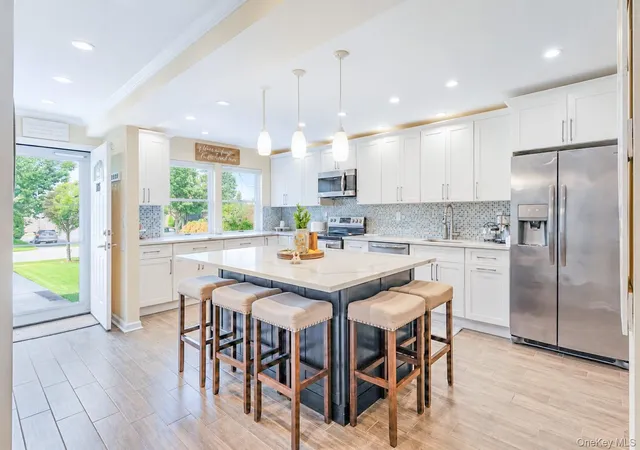 Photo 3 of Condo for sale at 115 Woody Ln, Oyster Bay, NY 11797 | MLS# 1037907 | Listing updated on 2026-08-23